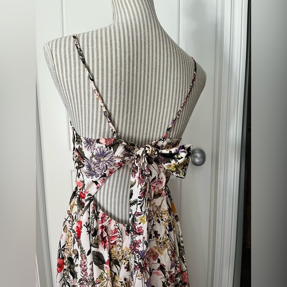 BNWT Floral Knotted Cutout Maxi Dress - Picture 3 of 10
